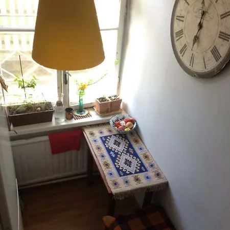 Minimalistic In Manor Next To The City Center